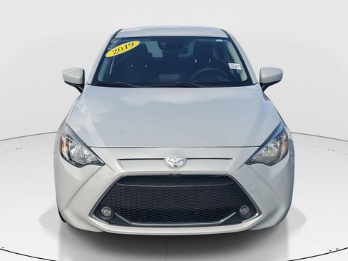 Used 2019 Toyota Yaris LE image 2