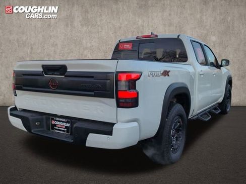 Certified 2025 Nissan Frontier PRO-4X image 7