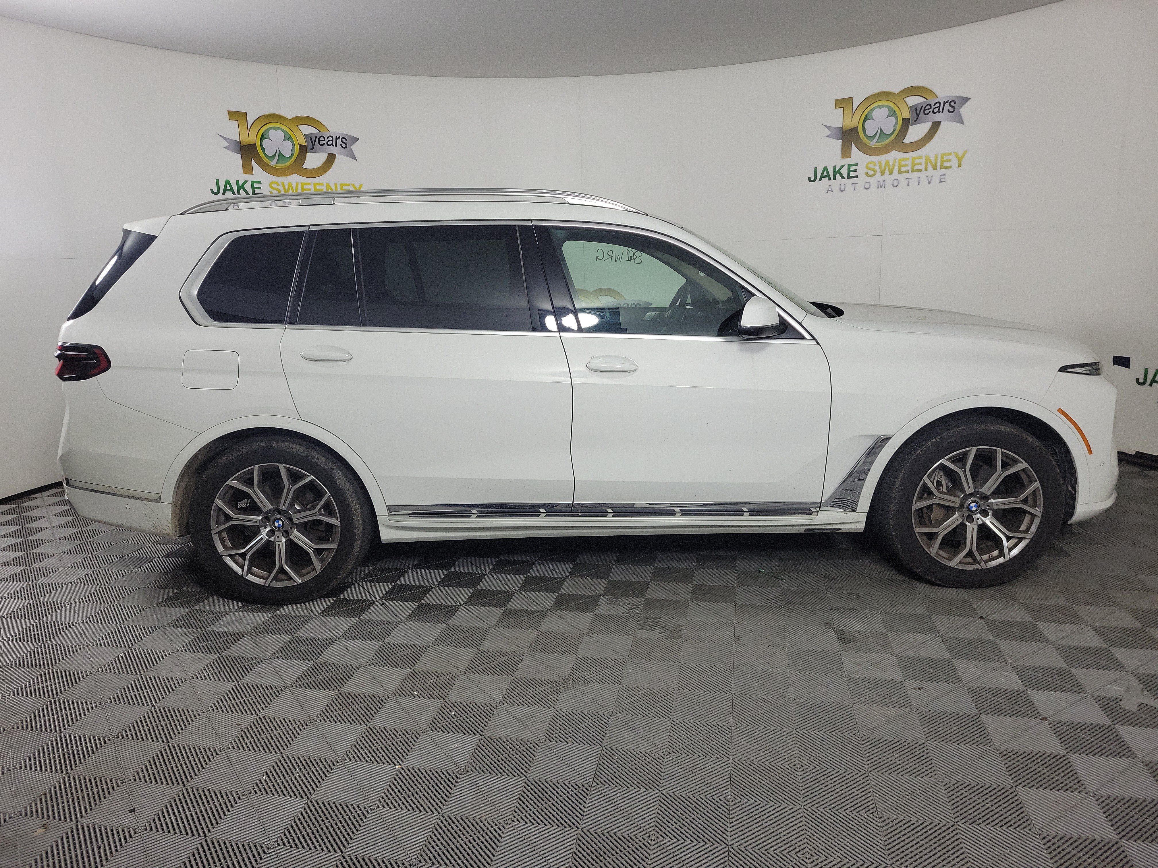 Used 2026 BMW X7 xDrive40i AWD/4WD image 4