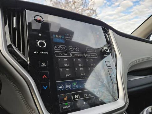 Used 2025 Subaru Outback Premium image 30