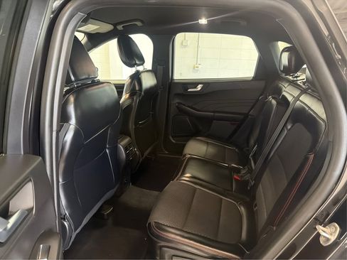 Used 2023 Ford Escape ST-Line FWD image 10