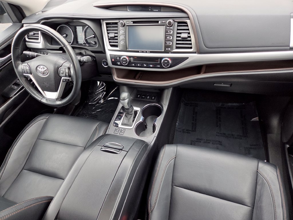 Used 2018 Toyota Highlander XLE AWD/4WD image 31