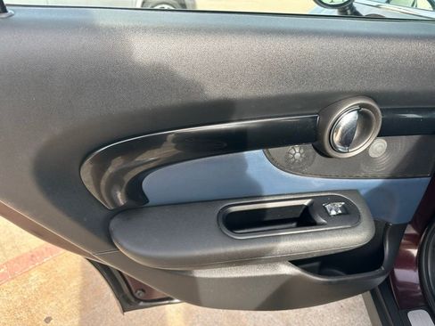 Used 2018 MINI Cooper Clubman w/ Cold Weather Package image 24