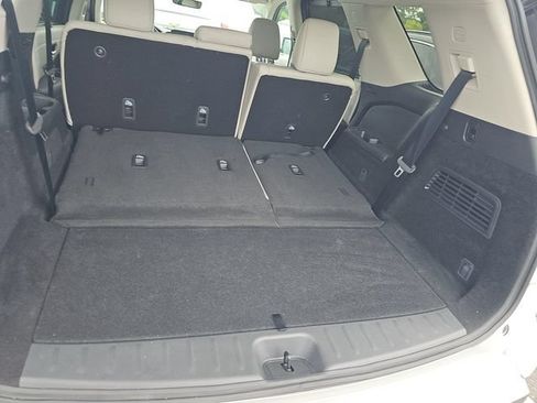 Certified 2025 Nissan Pathfinder SL w/ Black Appearance Package FWD image 2