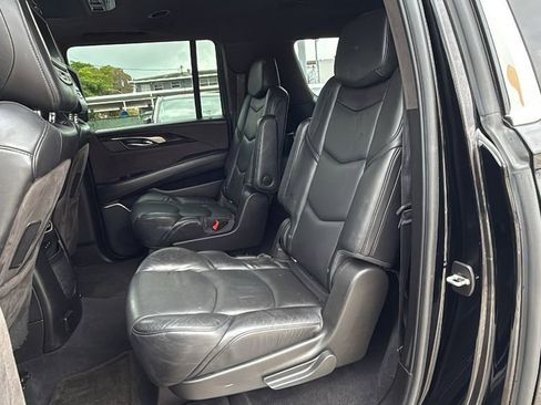 Used 2018 Cadillac Escalade ESV Platinum image 26
