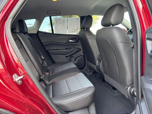 Used 2025 Chevrolet Trax LT image 39