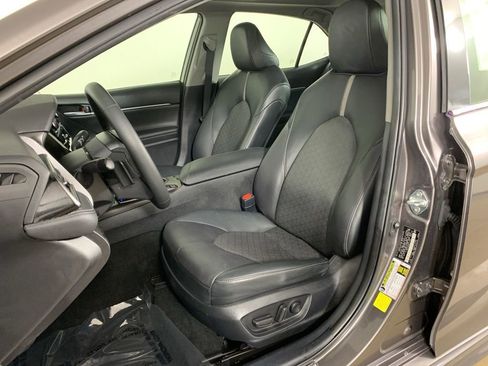 Used 2022 Toyota Camry XSE FWD image 28