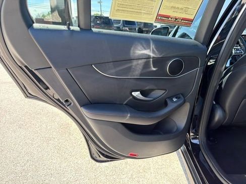 Used 2021 Mercedes-Benz GLC 300 w/ Premium Package image 28