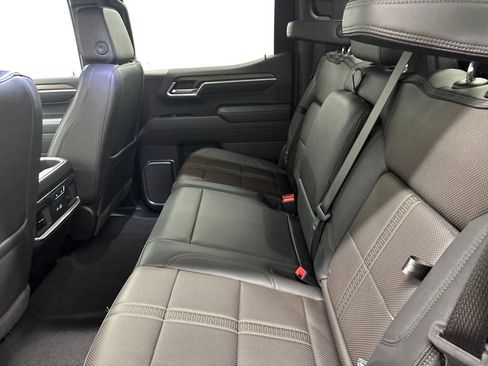 Used 2025 Chevrolet Silverado 1500 High Country image 25