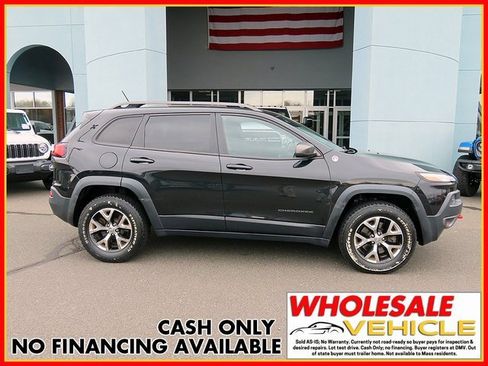 Used 2015 Jeep Cherokee Trailhawk w/ Comfort/Convenience Group image 2