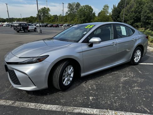Certified 2025 Toyota Camry LE FWD image 2
