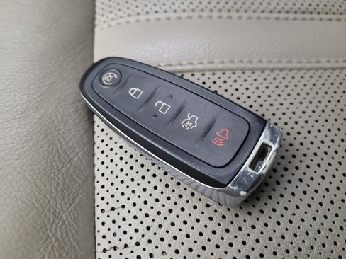 Used 2013 Lincoln MKX FWD image 32