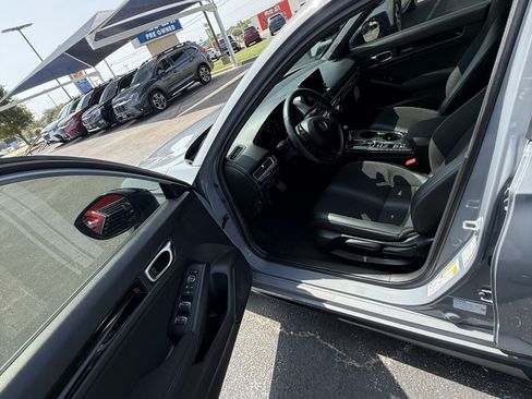 Used 2025 Honda Civic Sport image 18