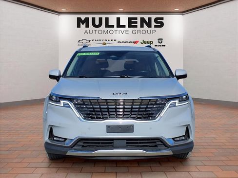 Used 2022 Kia Carnival SX Prestige image 2