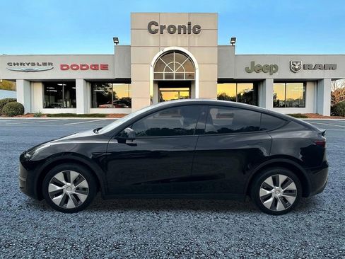 Used 2023 Tesla Model Y Long Range AWD/4WD image 6
