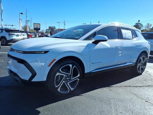 New 2026 Chevrolet Equinox EV LT image 8