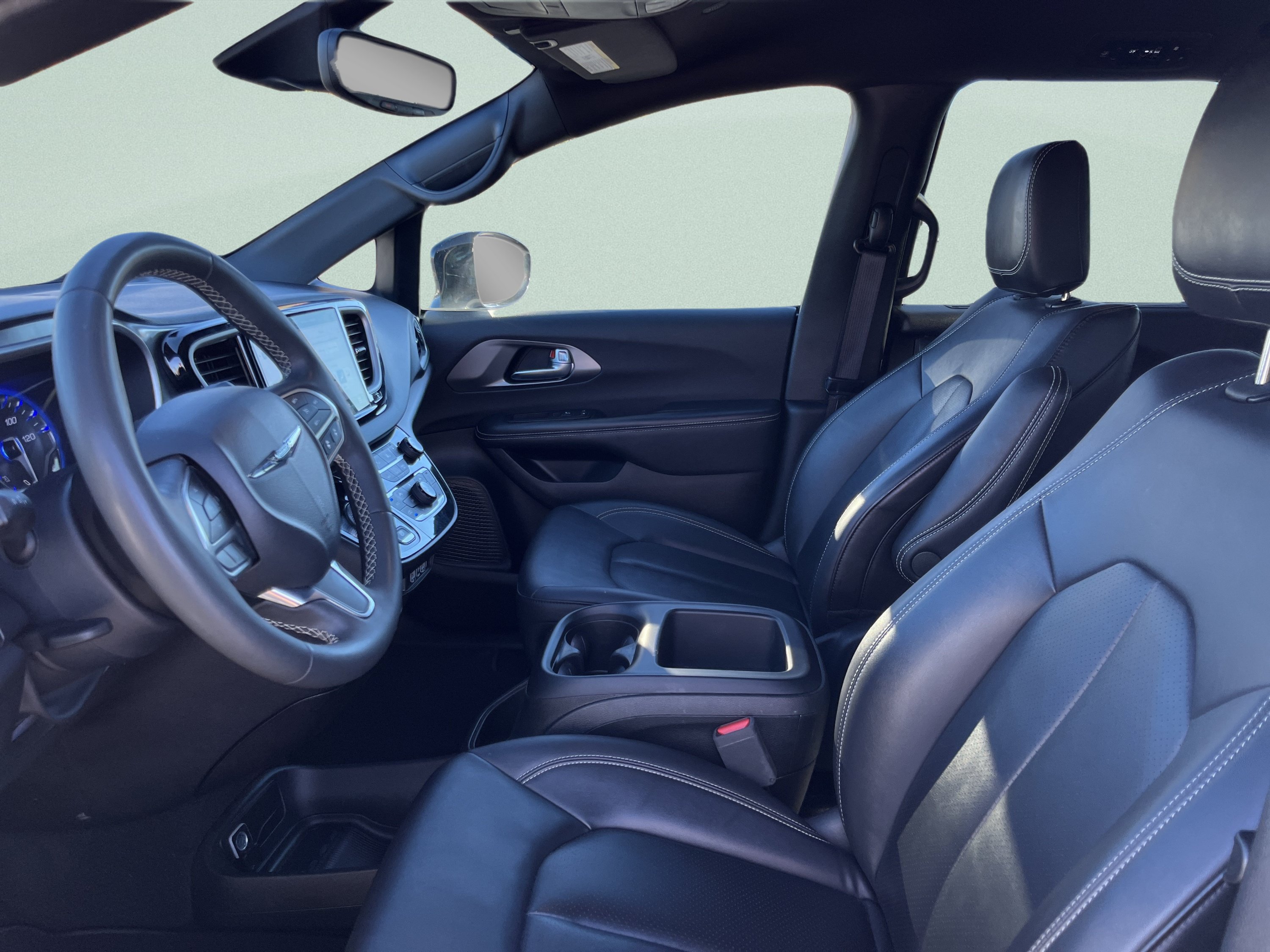 Used 2025 Chrysler Pacifica Select FWD image 12