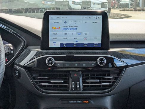 Used 2024 Ford Escape ST-Line w/ Cold Weather Package FWD image 19
