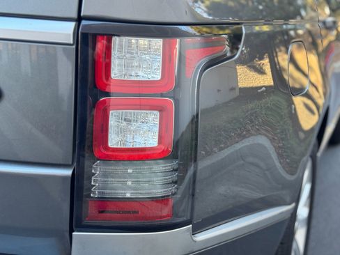 Used 2014 Land Rover Range Rover HSE image 18