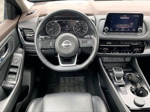 Used 2022 Nissan Rogue SV w/ SV Premium Package image 4