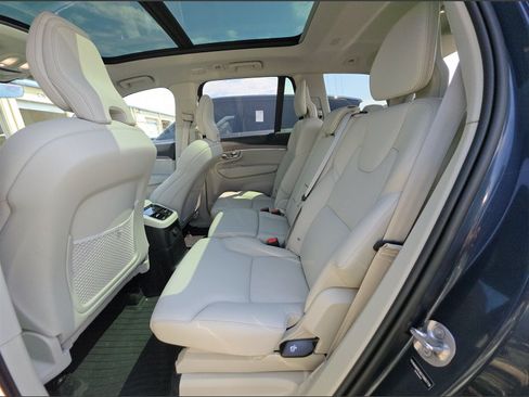 Used 2025 Volvo XC90 T8 Plus w/ Protection Package Premier AWD/4WD image 6