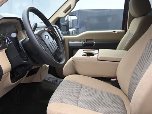 Used 2016 Ford F250 XLT w/ XLT Premium Package AWD/4WD image 10