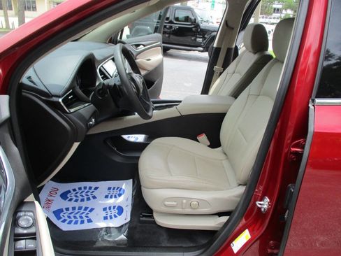 Used 2020 Buick Enclave Essence w/ LPO, Luxury Package FWD image 10