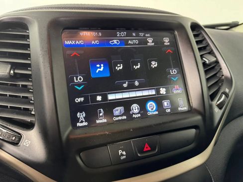 Used 2018 Jeep Cherokee Limited w/ Trailer Tow Group AWD/4WD image 20
