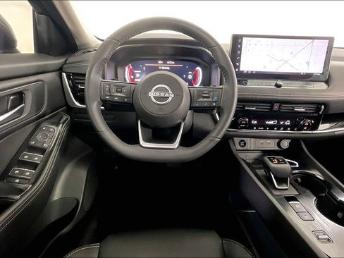 Certified 2024 Nissan Rogue SL FWD image 6