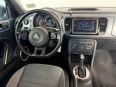 Used 2016 Volkswagen Beetle 1.8T Denim FWD image 28