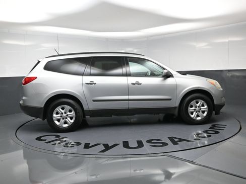 Used 2011 Chevrolet Traverse LS FWD image 10