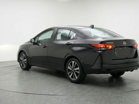 Used 2025 Nissan Versa SV image 6