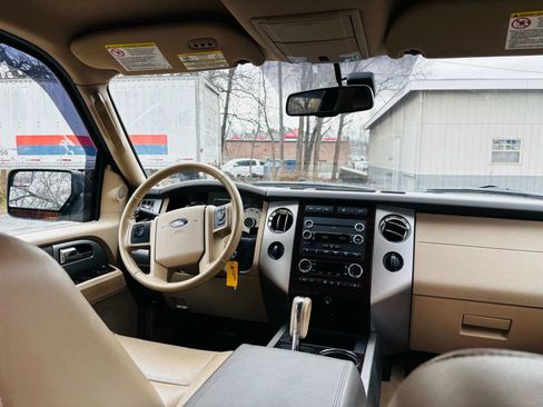 Used 2013 Ford Expedition XLT image 11