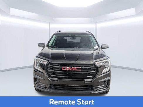 Used 2023 GMC Terrain SLE w/ Driver Convenience Package FWD image 11