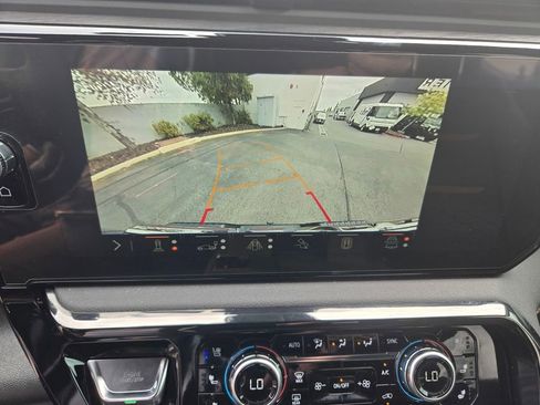 Used 2025 GMC Sierra 1500 AT4 w/ AT4 Premium Package AWD/4WD image 17