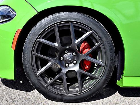 Used 2017 Dodge Charger R/T Scat Pack w/ Technology Group RWD image 8