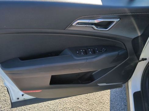 Used 2024 Kia Sportage LX image 12