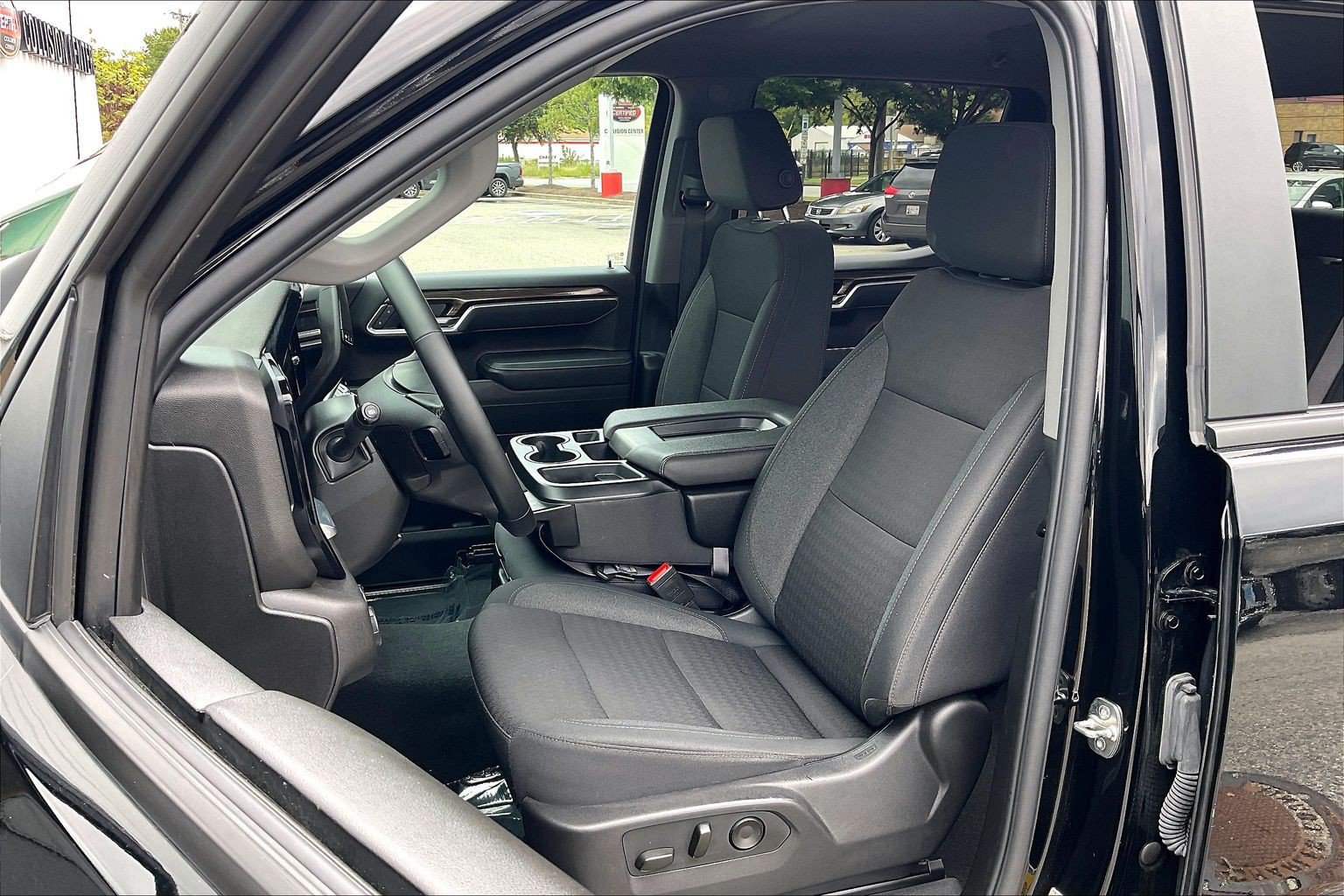 Used 2026 Chevrolet Silverado 1500 LT AWD/4WD image 28