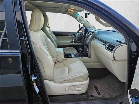 Used 2017 Lexus GX 460 Premium image 24