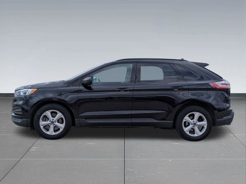 Used 2020 Ford Edge SE image 2