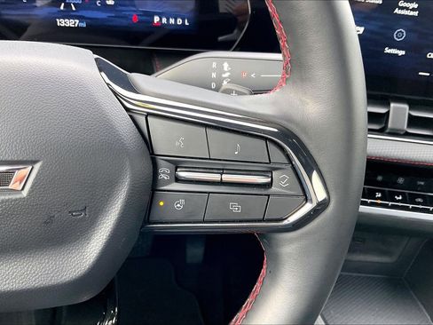 Used 2025 Chevrolet Equinox RS w/ Convenience Package III image 18