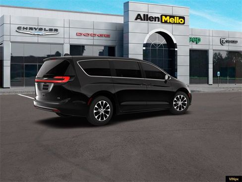 New 2026 Chrysler Pacifica Select image 8