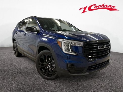 Certified 2022 GMC Terrain SLE w/ Driver Convenience Package image 1