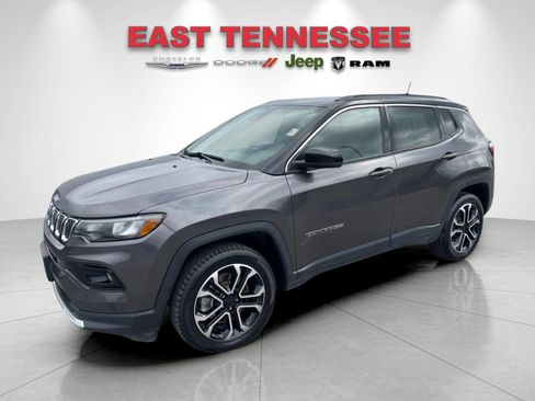 Used 2024 Jeep Compass Limited AWD/4WD image 7