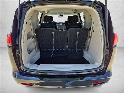Used 2024 Chrysler Voyager LX FWD image 6