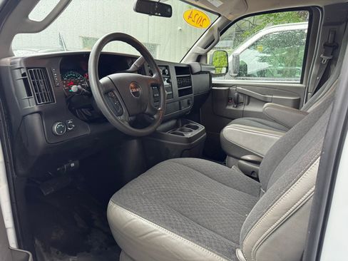 Used 2024 GMC Savana 2500 w/ Driver Convenience Package RWD image 8