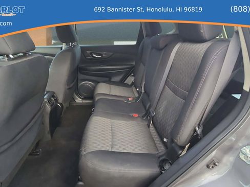 Used 2018 Nissan Rogue SV FWD image 11