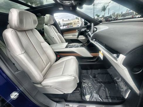 New 2026 Cadillac Vistiq Sport image 29