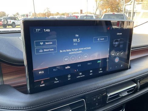 Used 2022 Lincoln Nautilus Reserve w/ Equipment Group 201A image 15