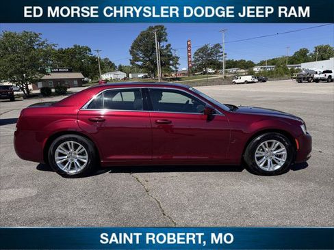 Certified 2021 Chrysler 300 Touring w/ Driver Convenience Group RWD image 7